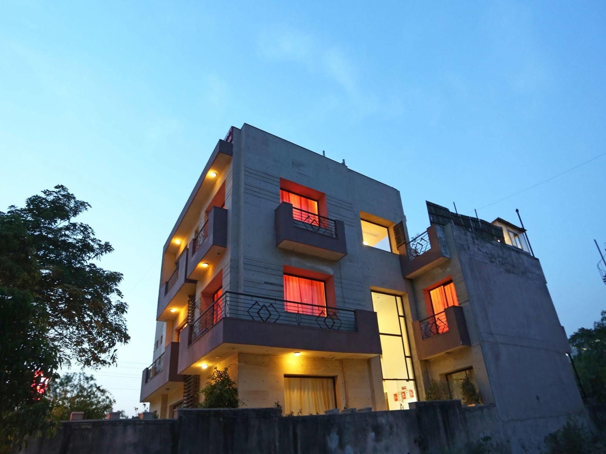 Oyo Flagship 387 Moulsari Avenue Hotel Gurgaon Exterior foto