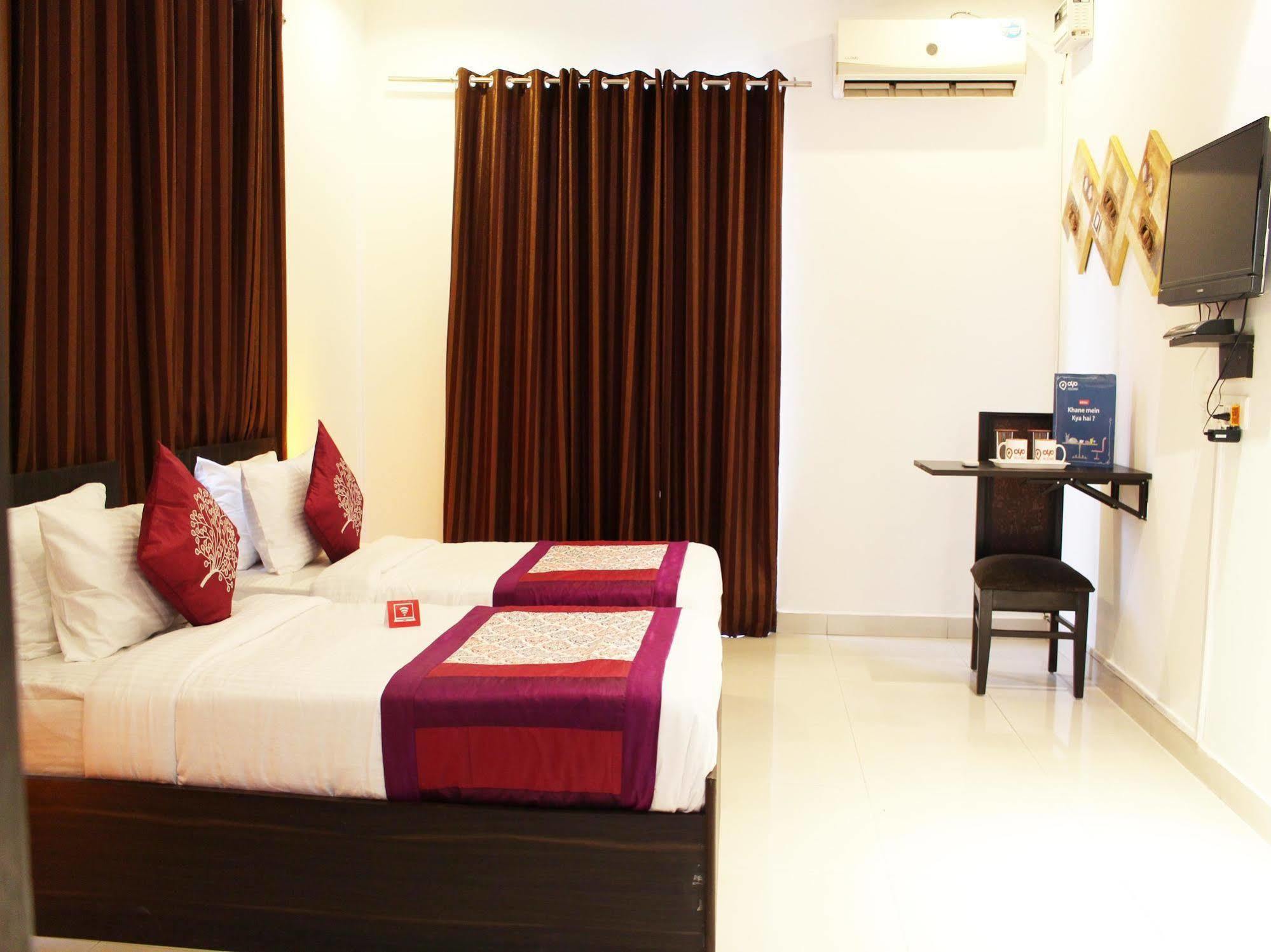 Oyo Flagship 387 Moulsari Avenue Hotel Gurgaon Exterior foto