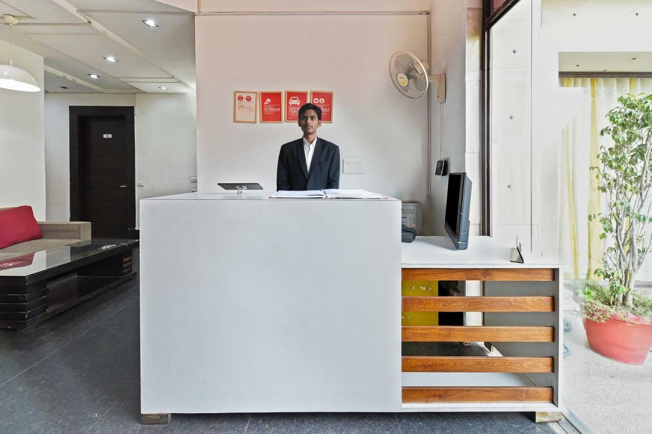 Oyo Flagship 387 Moulsari Avenue Hotel Gurgaon Exterior foto