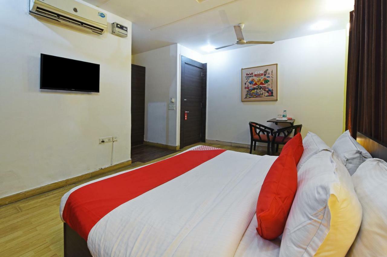 Oyo Flagship 387 Moulsari Avenue Hotel Gurgaon Exterior foto